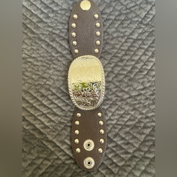 Silver Tone And Leather Bracelet. - Picture 4 of 8